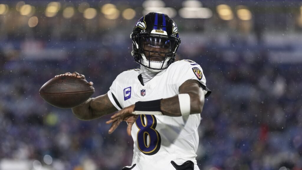 Ravens in "introductory stage" of Lamar Jackson extension talks