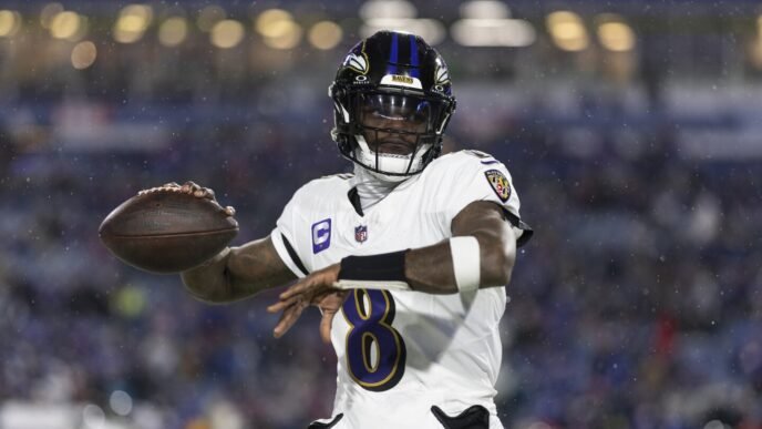Ravens in "introductory stage" of Lamar Jackson extension talks