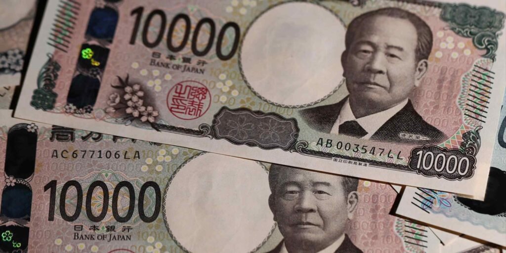 Yen muted as BOJ decides on a more gradual bond buying taper