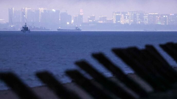 Fear of China keeps world timid on Taiwan: UK ex-defense chief