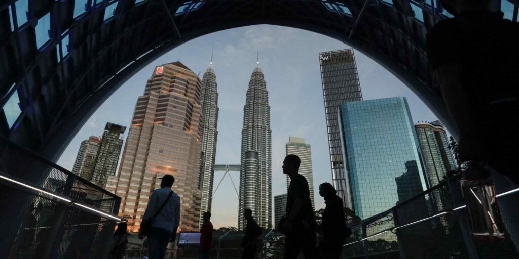 Malaysia auto production falls 10% in Jan.-June on weak demand